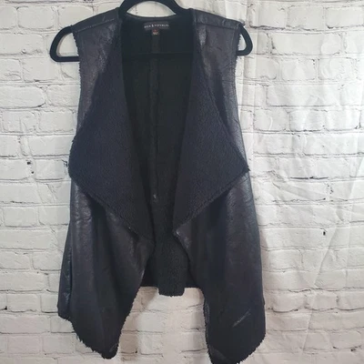 Chaleco para mujer Rock And Republic imitación gamuza piel sintética mediano negro bolsillos Sherpa Foto 1 de 4