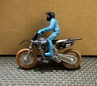 SX Supercross Justin Cooper 1:24 Scale Die-Cast Motorcycle #32 Collection - Image 1 of 4