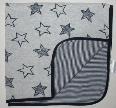 Manta bebé First Impressions gris azul marino estrellas rayas recepción seguridad Foto 1 de 4