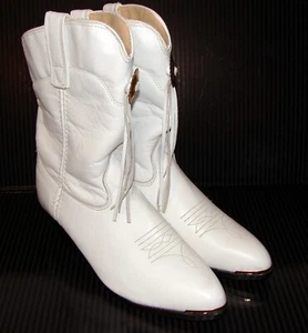 CAPEZIO WHITE FRINGE LEATHER & LACE HEART WOMEN'S BOOTS SIZE 7.5 - Picture 1 of 9
