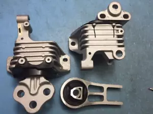 3 Motor & Auto Trans Mount for 15-17 Chrysler 200 3.6L 2014-2020 Cherokee 3.2L - Picture 1 of 13