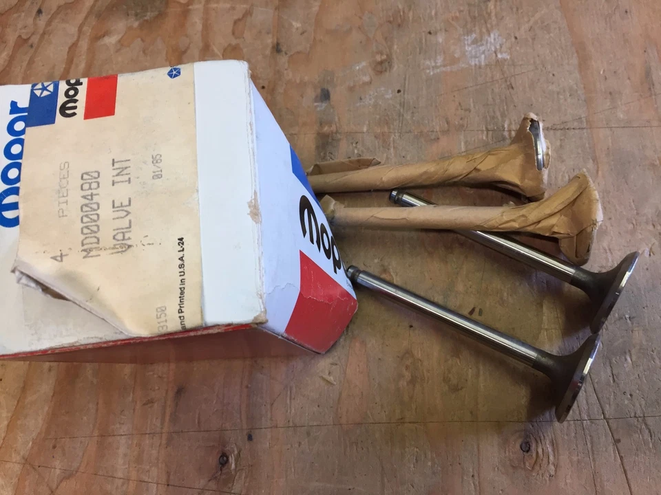 1976-84 DODGE COLT CHALLENGER NOS MOPAR  4 CYLINDER INTAKE VALVE SET MD000480 - Image 1 of 2