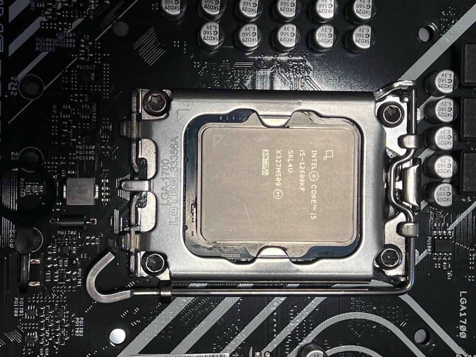 Intel Core i5-12600KF Processore (4,9 GHz, 10 Cuori, LGA 1700) Box -... - Immagine 1 di 1