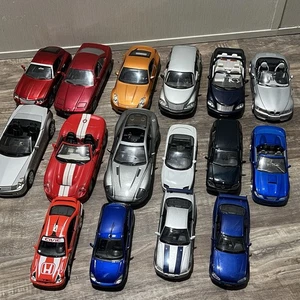 Diecast 1:24 And 1:18 Scale Lot Of 16 Cars. Maisto Burago Etc.. Displayed Cond.. - Picture 1 of 3