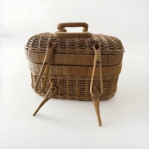 MCM Picknickkorb aus Weide Boho Aufbewahrungskorb mit Klappdeckelgriffen Handarbeit - Bild 1 von 8