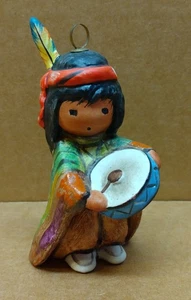 Goebel Children of DeGrazia Drummer Boy Ornament 1985 - Imagen 1 de 3
