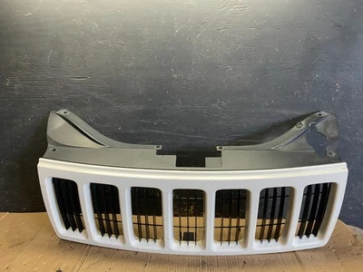 2008 2009 2010 Jeep Grand Cherokee Front Upper Grill Grille OEM S8650 DG - Image 1 of 4