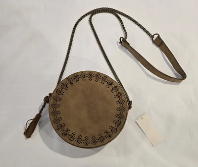 Camiseta e jeans nova com etiqueta marca tiracolo bolsa hobo design corte laser camurça sintética - Imagem 1 de 4