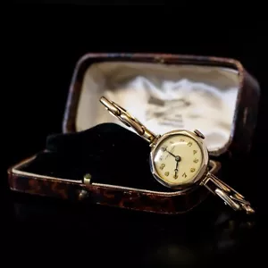 Vintage 9ct Gold Winegartens Ladies Mechanical Watch - Picture 1 of 5