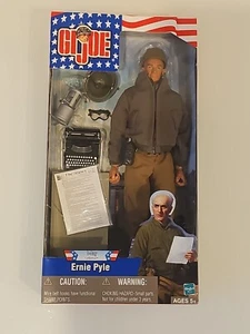 GI Joe D-Day Collection Ernie Pyle Action Figure Hasbro 2001 #81783 - Picture 1 of 5