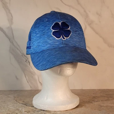 LIVE LUCKY TRÉBOL NEGRO TOPGOLF AZUL GORRA DE BÉISBOL AJUSTADA TALLA S/M Foto 1 de 4