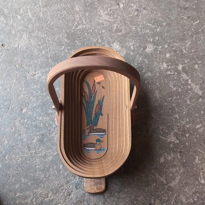 VINTAGE COLLECTIBLE Wooden Folding Basket Trivet Fruit Bowl Duck Season Design - Image 1 of 4
