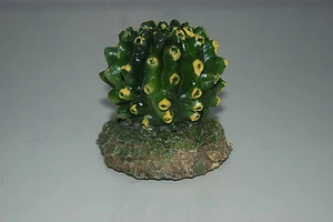 Detailed 2 x Vivarium Reptile Cactus & Rock Base Decoration 7.5 x 7.5 x 7 cms - Picture 1 of 4