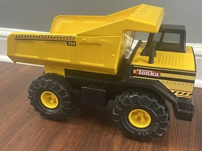Tonka Dump Truck 354 Big Yellow 93918 - Image 1 of 4