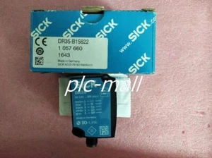 DR35-B15822 1057660 Mid-range distance sensor DR35-B15822 1057660 - Picture 1 of 2