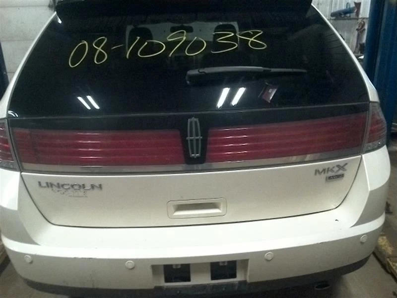 Центральная крышка заднего фонаря подходит для 07-10 MKX 10239635 - Изображение 1 из 4