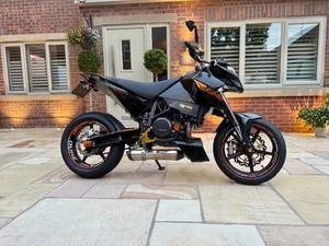 KTM 690 DUKE ** LOW MILES !! - - Picture 1 of 16