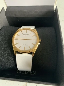 Reloj Citizen Eco-Drive Mujer Stiletto Caja Dorada Correa 39MM AR3072-09A - Imagen 1 de 5