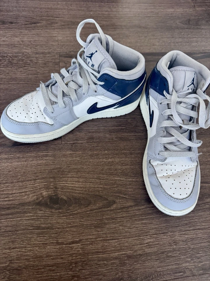 Nike Air Jordan 1 Mid White Wolf Grey Navy Size 5.5Y - Image 1 of 4