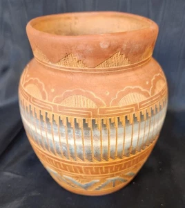 Navajo Pottery Signed J. Hayes Hand Painted - Picture 1 of 5