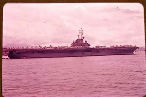Lotto di 7 diapositive orig USS SHANGRI-LA CV-38 USNS Gen Gaffey Subic Bay Filippine - Foto 1 di 10