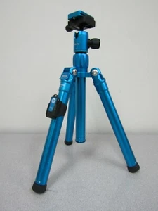MeFOTO RoadTrip Air Travel Tripod RTAIRBLU (Blue) - Max Ld 13.2 lb / 5.9 kg - Picture 1 of 12