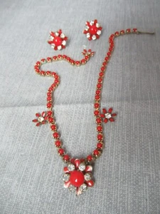 Juego de collar y pendientes de tornillo - piedras rojas y flores de diamantes de imitación - ca 1950s 2 185 - Imagen 1 de 10