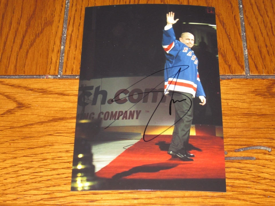 FOTO 4X6 CEREMONIA DE GUARDABOSQUES AUTOGRAFIADA DE ADAM GRAVES # 2 Foto 1 de 1