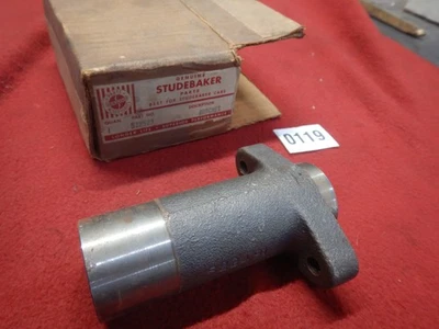 NOS 47 48 49 STUDEBAKER COMMANDER Bell Crank Roller Bearing Z-bar Bracket 522523 - Image 1 of 4