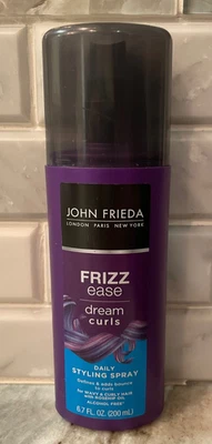 John Frieda Frizz Ease Dream Curls Curl spray de peinado diario 6,7 oz Foto 1 de 2