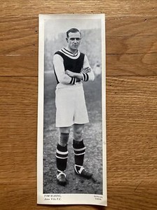 TOPICAL TIMES FOOTBALLERS -TOM WARING ASTON VILLA  F.C. 1930s
