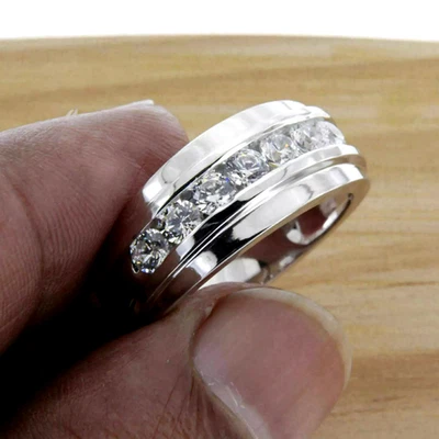 Aliança de casamento masculina de moissanita corte redondo 1,00 quilates folheada a ouro branco 14K - Imagem 1 de 4