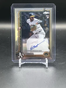 2025 Topps Chrome Auto Michel Otañez #RA-MO (AU, RC) Atletismo - Imagen 1 de 2