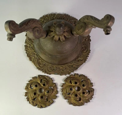 Luminária pendente antiga de latão com ornamento vitoriano vintage original - Imagem 1 de 4