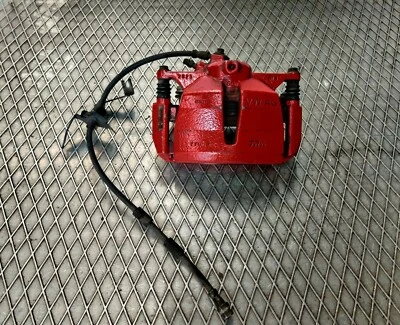 Audi S3 2016 8V 2,0 gasolina pinza freno delantero lateral en rojo Foto 1 de 4