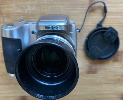 Kodak EasyShare 310 Digital Camera, w. Printer - 6.0 Megapixels, + Everything. - Image 1 of 4