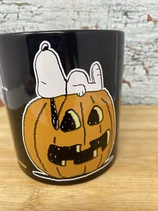 Disney Snoopy Halloween ¡Boo! Taza grande de cerámica negra naranja cacahuetes Happiness Is - Imagen 1 de 7