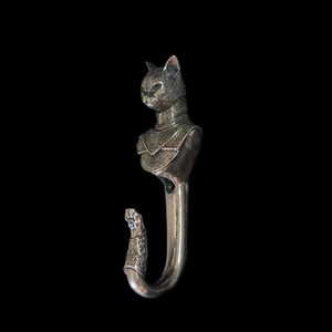 Knight Cat Wall Hook – Handmade Nickel Silver Medieval Hanger – Fantasy Decor - Picture 1 of 11