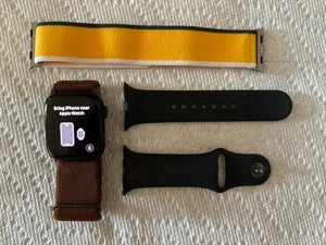 Apple Watch Series 7 41mm Aluminum/Ceramic Case Unlocked - Photo 1 sur 3