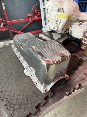 Campana de aceite con aletas cromadas Chevy Ford Chevrolet Foto 1 de 3