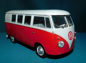 VOLKSWAGEN T1 COMBI VW 1960 . HACHETTE Ech 1/24 . ETAT DE VITRINE - Foto 1 di 12
