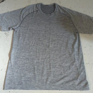 Lululemon Get Outside Short Sleeve Tee Vented Heathered Gray Men's Size L - Picture 1 of 12