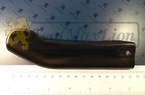 Garniture plastique de tôle de coussin de siège AV côté D Peugeot 504 cc ->M1975 - Picture 1 of 4