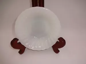Vintage Anchor Hocking Fire King White Swirl Milk Glass Cereal Bowl Oven Proof - Picture 1 of 4