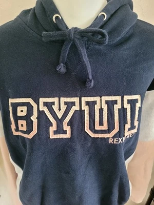 Moletom com capuz MV Sport BYU-Idaho rosa azul e branco tamanho M - Imagem 1 de 4