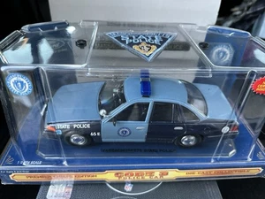 CODE 3 MASSACHUSETTS STATE POLICE FCV SCALE 1/24 ***BRAND NEW IN PLASTIC DOME*** - Picture 1 of 4