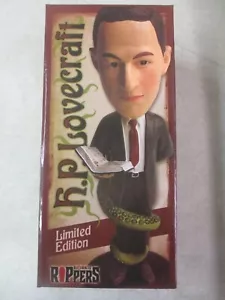 H.P. LOVECRAFT LIMITIERTE EDITION 7" BOBBLEHEAD MIT BOX RUE MORGUE RIPPERS CTHULHU - Bild 1 von 3