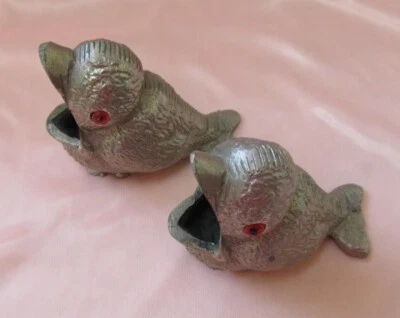 Saliera E Pepiera Uccelli Becco Aperto In Metallo Colore Argento Vintage - Immagine 1 di 4