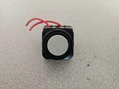 Siemens 52PX8B2 Push Button Momentary Extended Switch 10A-600V-Slightly White - Image 1 of 4