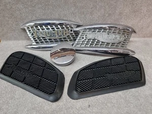 Lote de trabajo de insignias de tanque Triumph Tiger Cub empuñaduras de rodilla y tapa de relleno. - Imagen 1 de 12